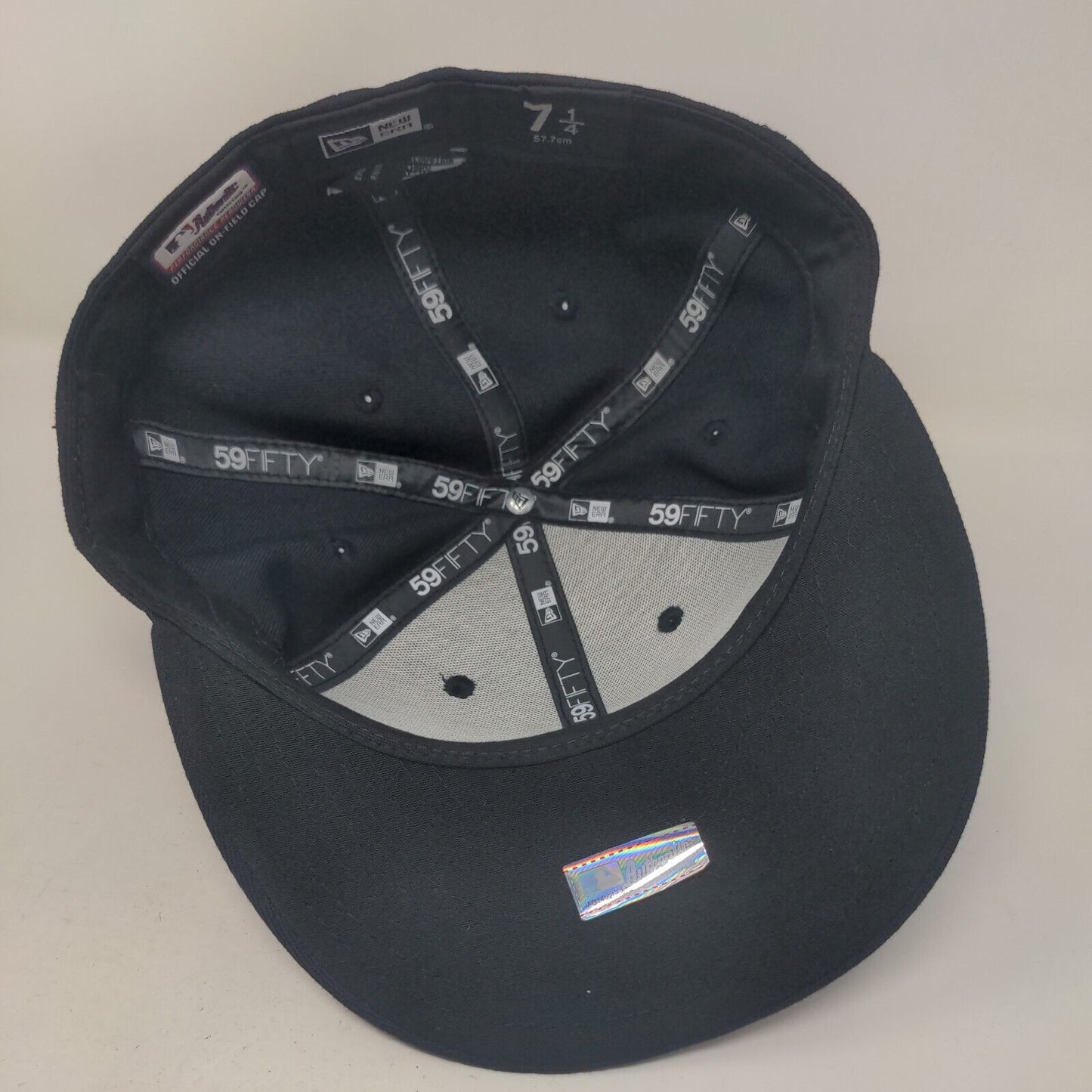 New Era Men's Fitted Hat Blue 7 1/4 Embroidered New York Yankees Logo 59Fifty