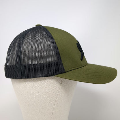 Pacific Headwear Trucker Hat Green One Size Duck Crossed Axes Mesh Snapback hat