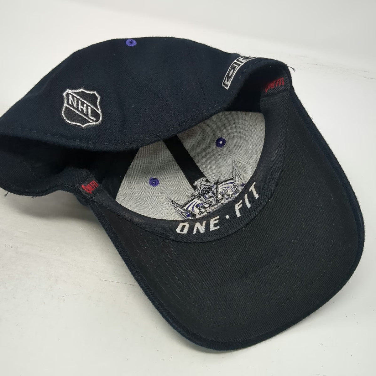 Los Angeles Kings NHL CCM Cap Black One Size Stretch Fit Crown Logo Center Ice