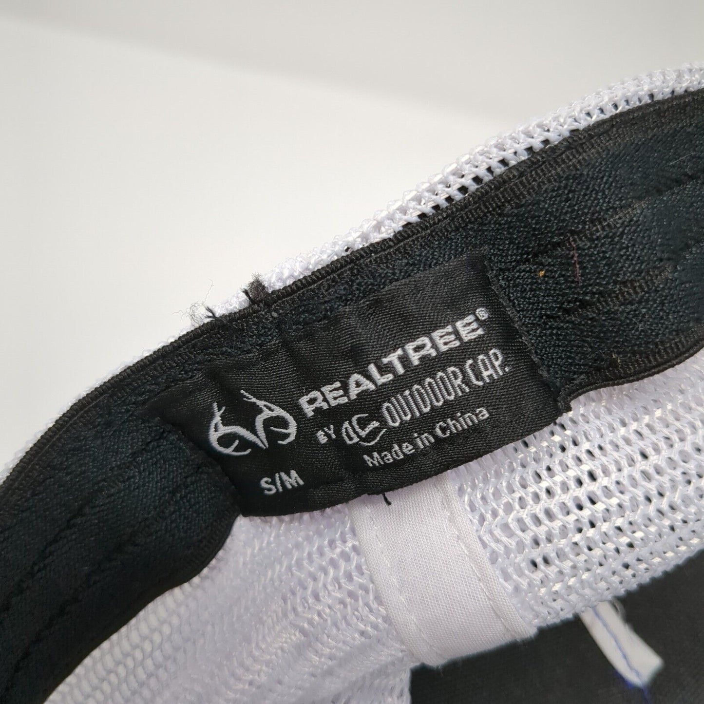 Realtree Fishing Fitted Trucker Hat Blue S/M Embroidered Mesh Back Outdoor Cap