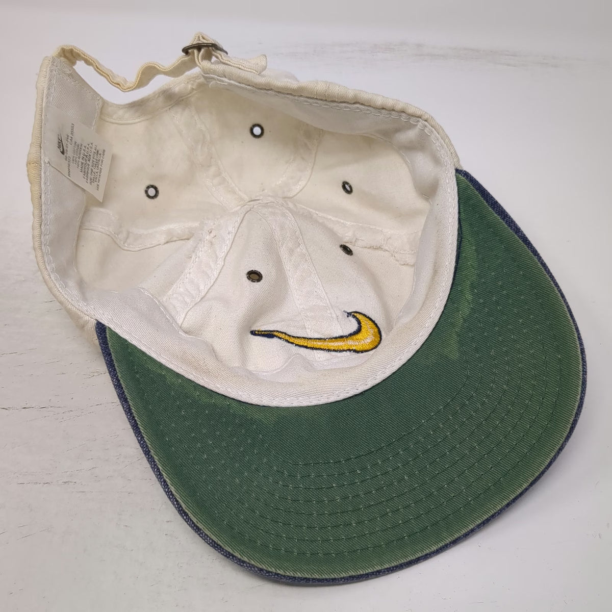 Nike Baseball Cap White Blue Embroidered Swoosh Logo Slideback USA Hat Vintage