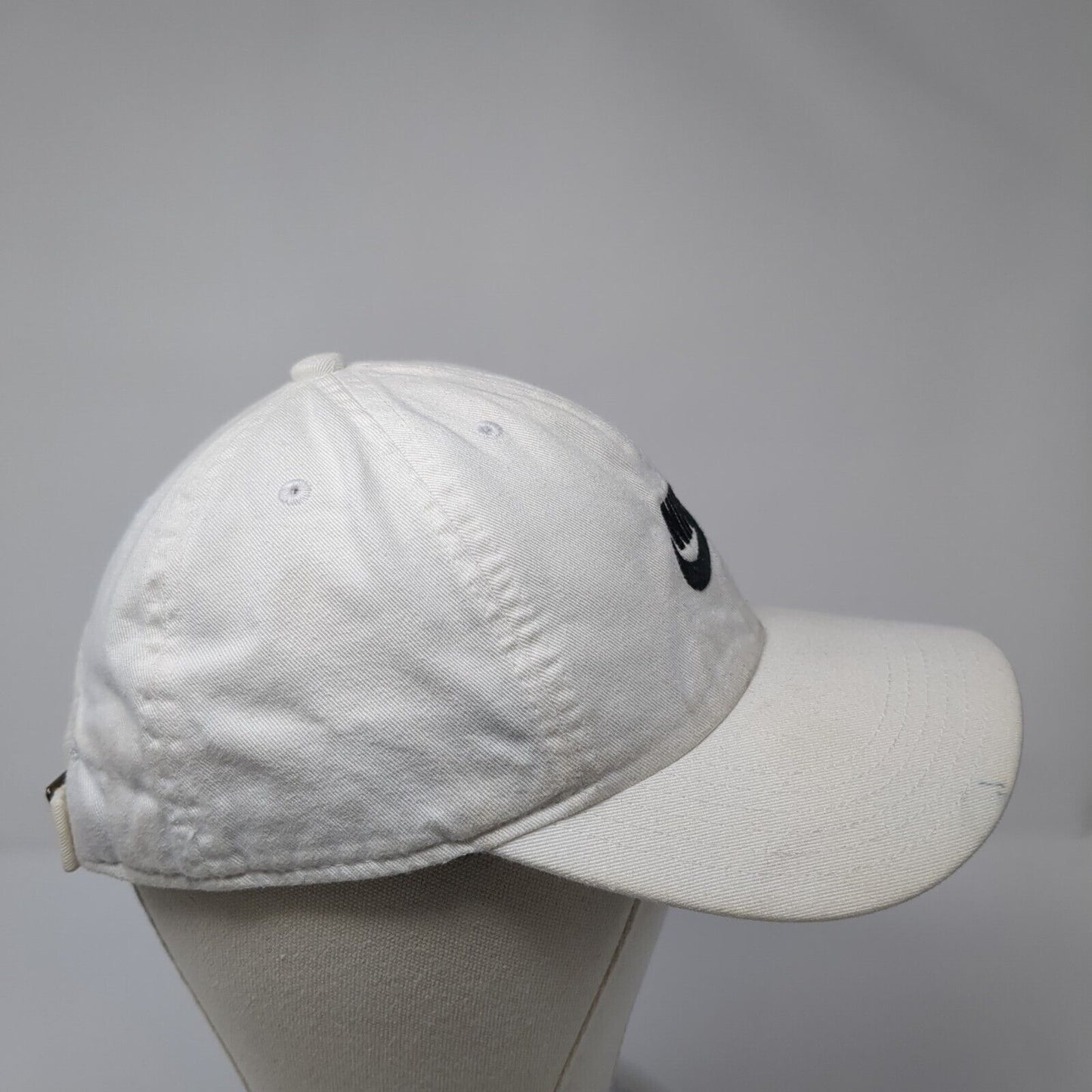 Nike Slideback Baseball Cap White One Size Adjustable Embroidered Heritage86