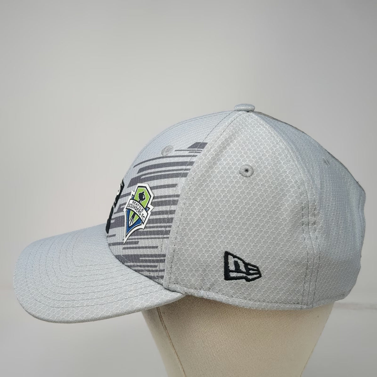New Era Seattle Sounders FC MLS Gray OSFM Trucker Hat 2019 Cup Champions Snap