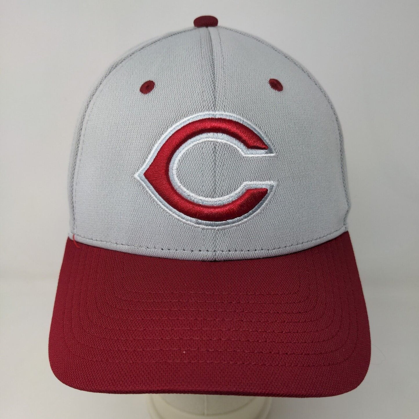 OC Sports Men's Fitted Hat Gray Size 7 1/8 Cincinnati Reds Embroidered Logo