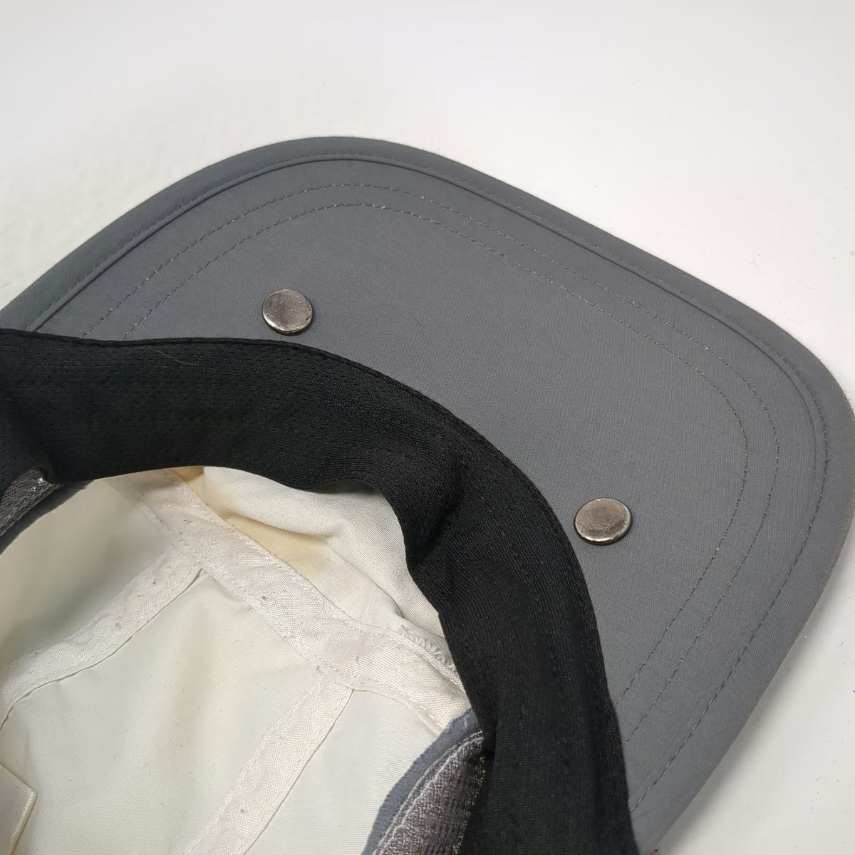 Outdoor Research 5 Panel White XL Hat Mesh UPF 30 Strapback Gray Hiking Running