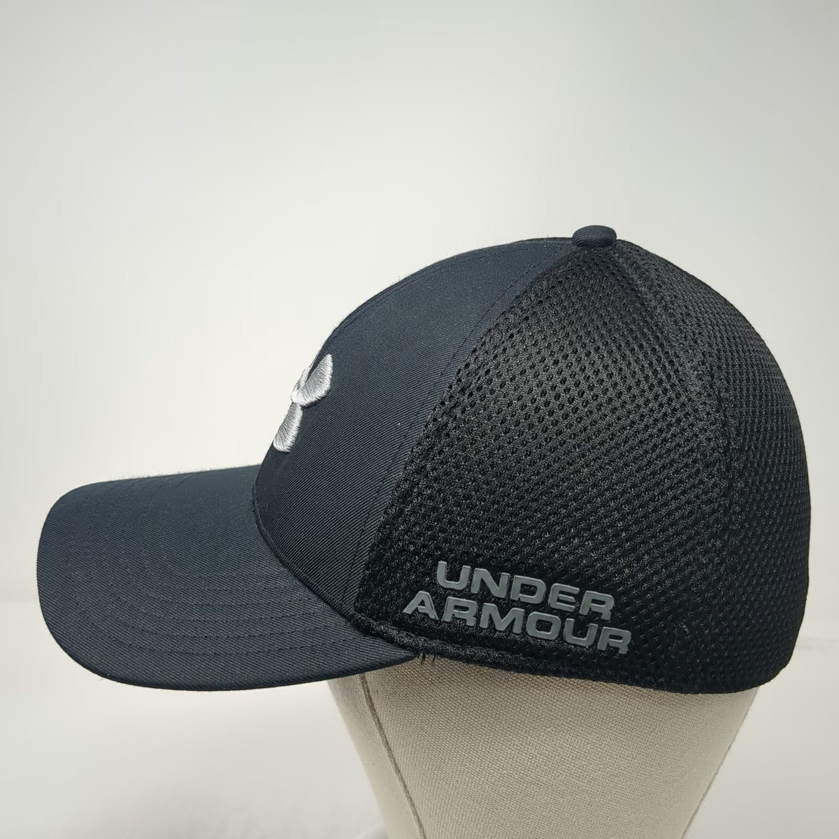 Under Armour Baseball Cap Black L Mesh Back Stretch Fit UA Golf Logo Curved Hat