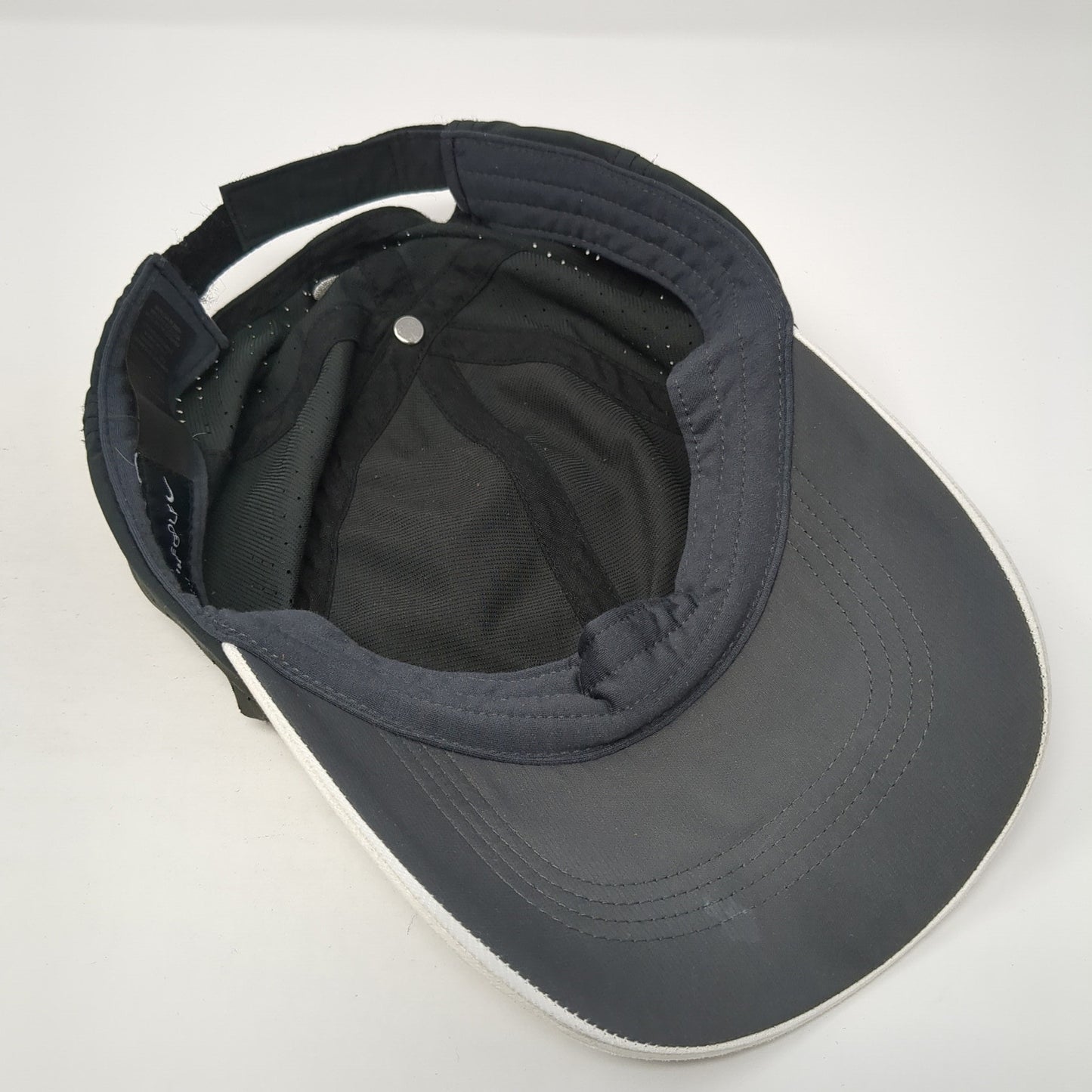 Nike Golf Strapback Hat Black One Size Adjustable Embroidered Swoosh Logo