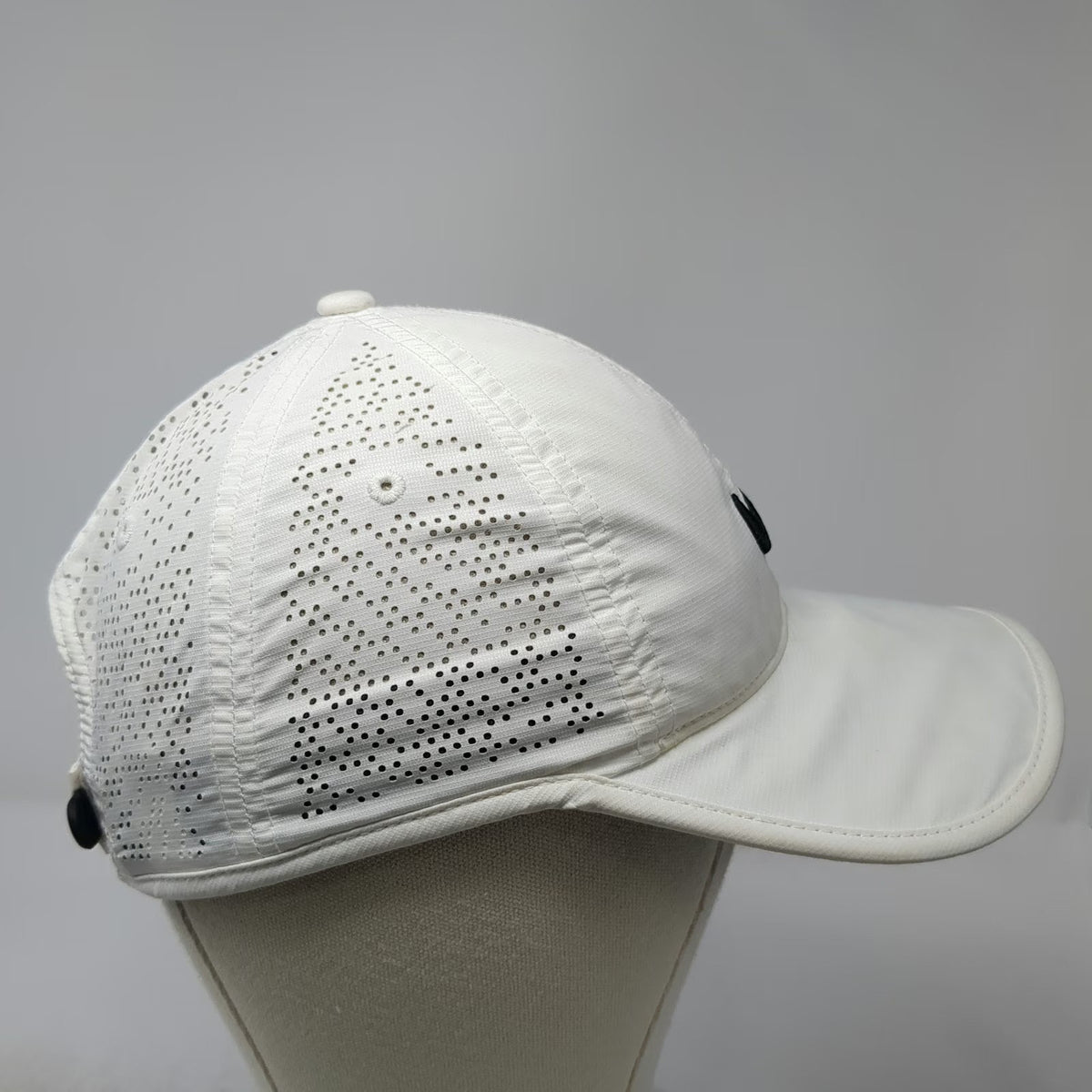 Nike Baseball Cap White One Size Dri-FIT Heritage86 Swoosh Logo Slideback Hat