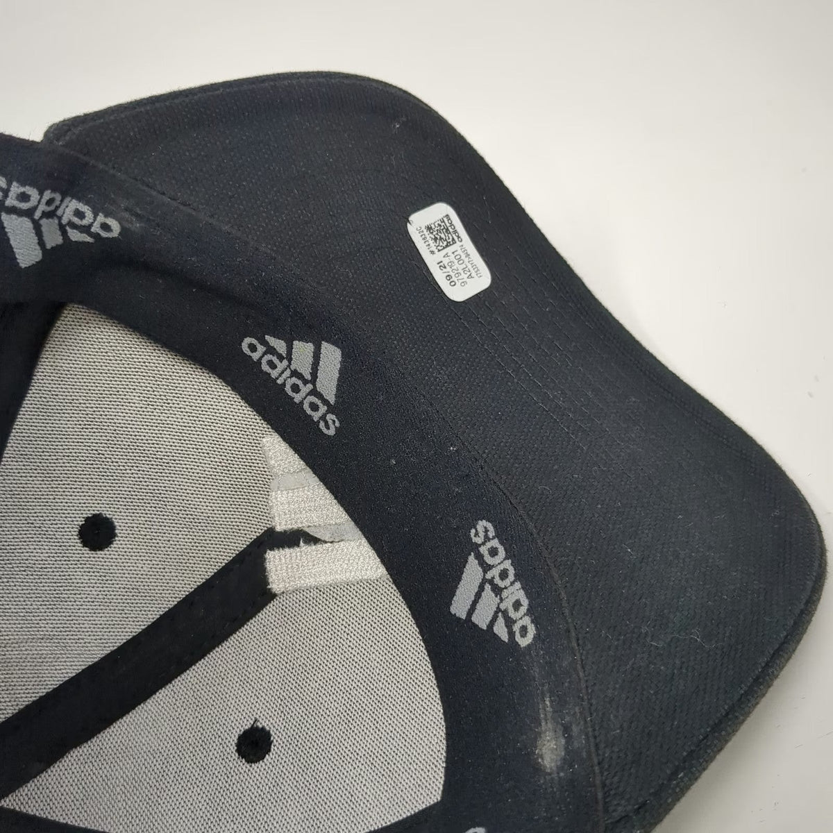 Adidas Baseball Cap Black M Embroidered Logo Stretch Fit A-Flex 6 Panel Hat