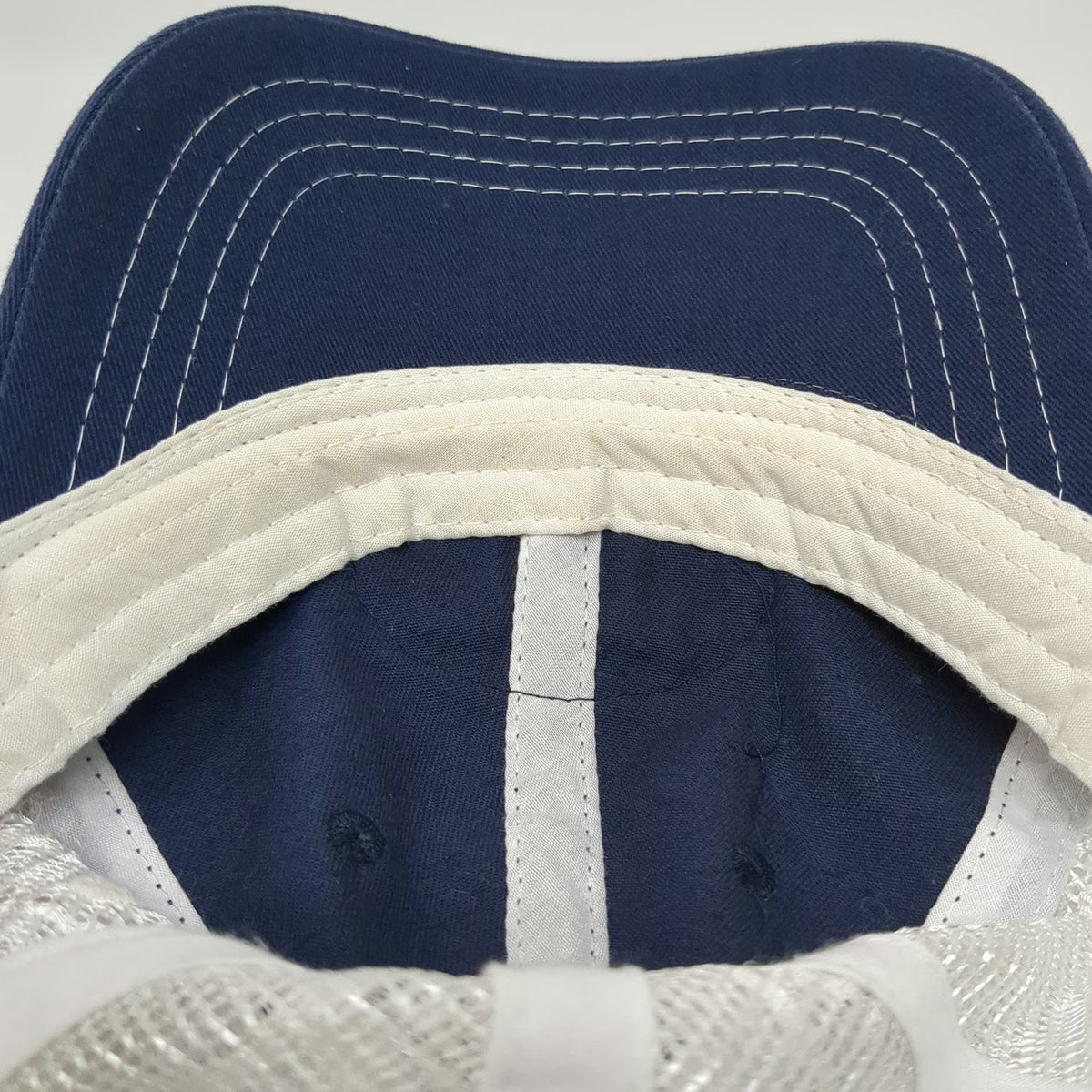 HitWear Trucker Hat Blue One Size muve MUSIC Mesh Snapback Contrast Stitching