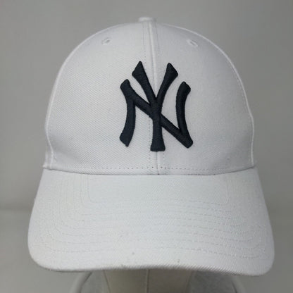 '47 Brand Men's Strapback Hat White OSFA Embroidered New York Yankees Logo MLB