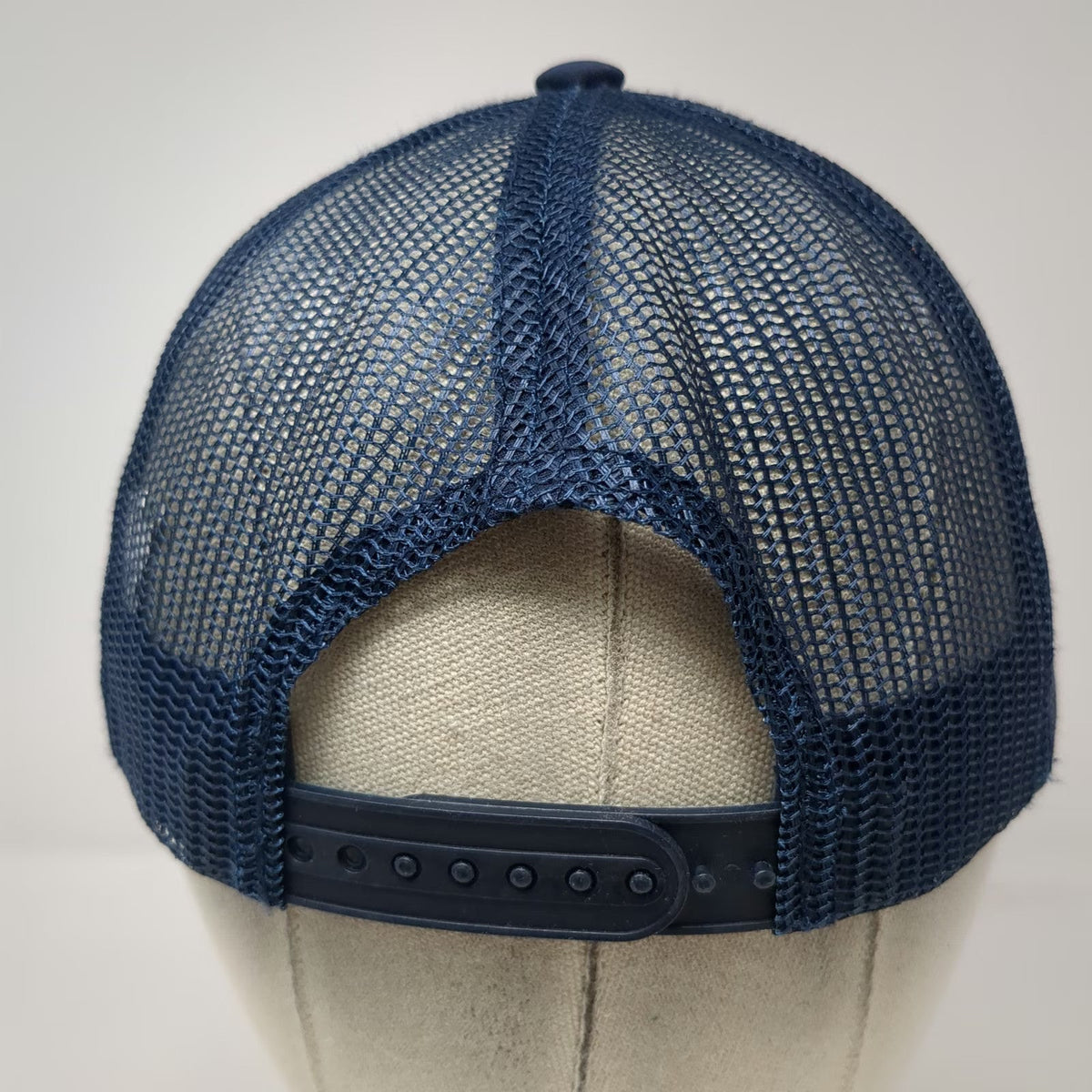 Leo Pard MG Imports Peas Automotivas Trucker Hat Blue One Size Mesh Snapback