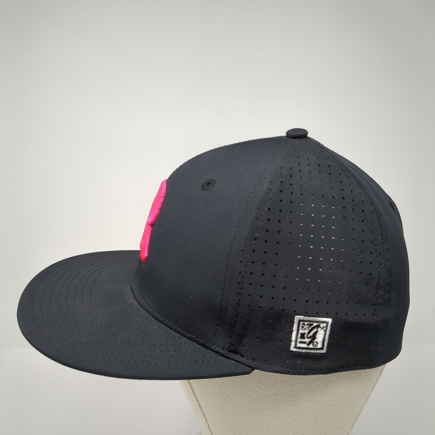 The Game Fitted Flat Bill Hat Black Embroidered Pink R Logo Size Small