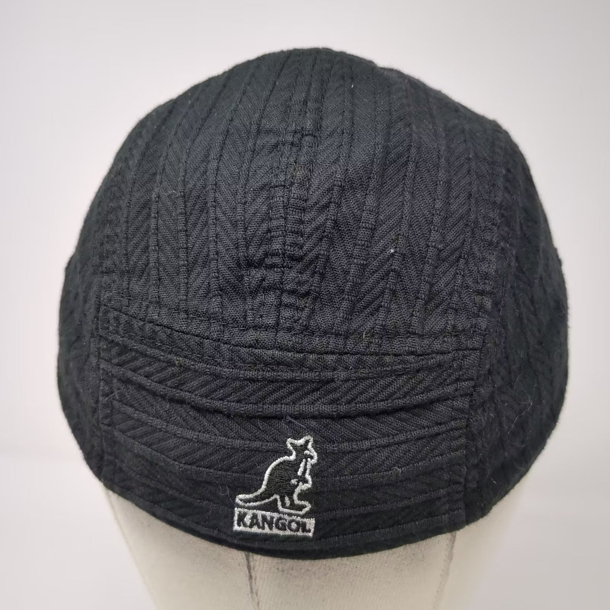 Kangol 5 Panel Black Hat M Fitted Flexfit Embroidered Logo Textured Fabric