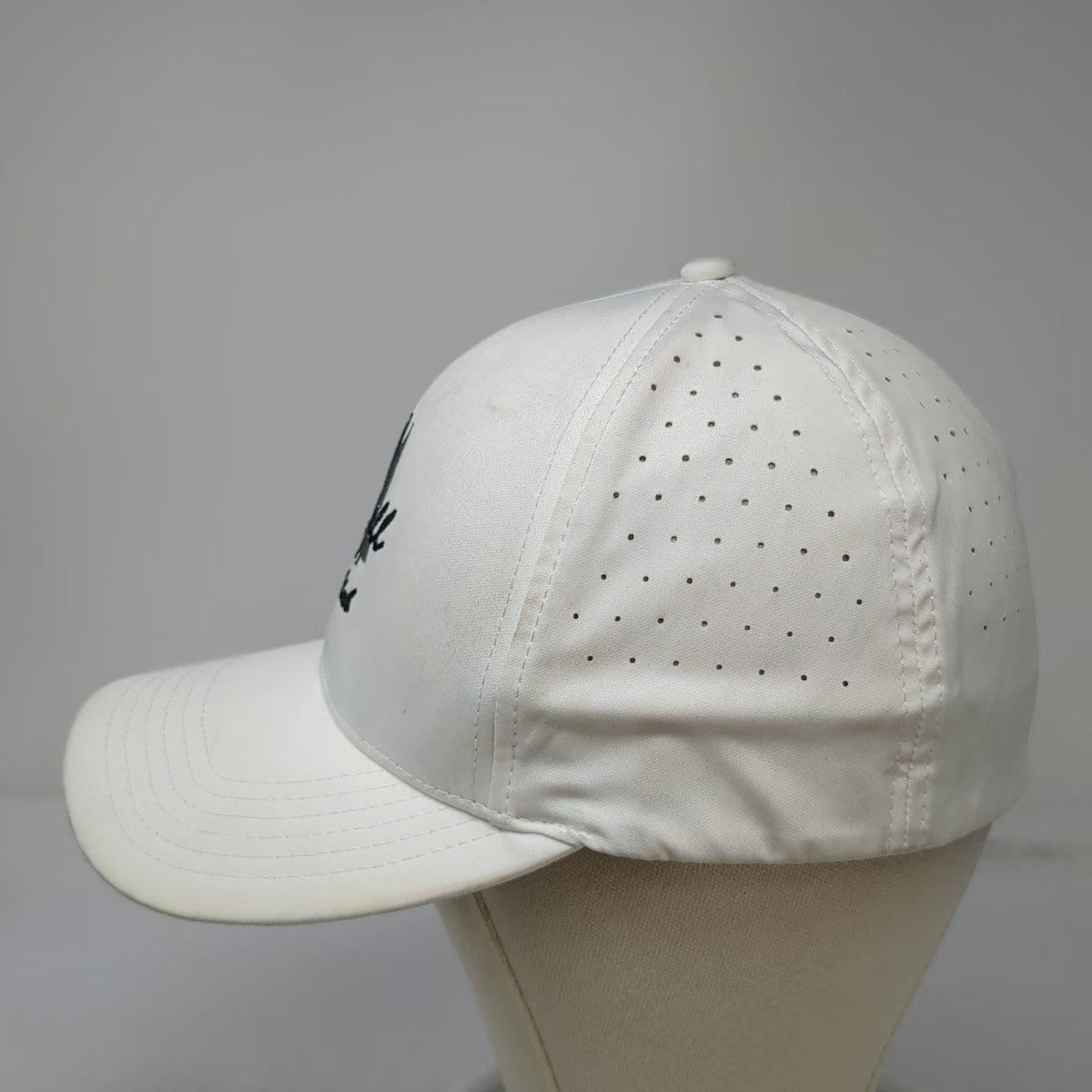 Levelwear Baseball Cap White M McCall Golf Club Performance Stretch Hat