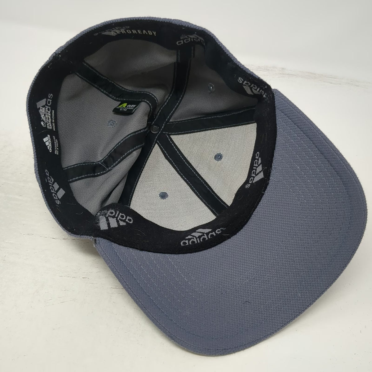Adidas Baseball Cap Gray M Stretch Fit Embroidered Logo AEROREADY Athletic Hat