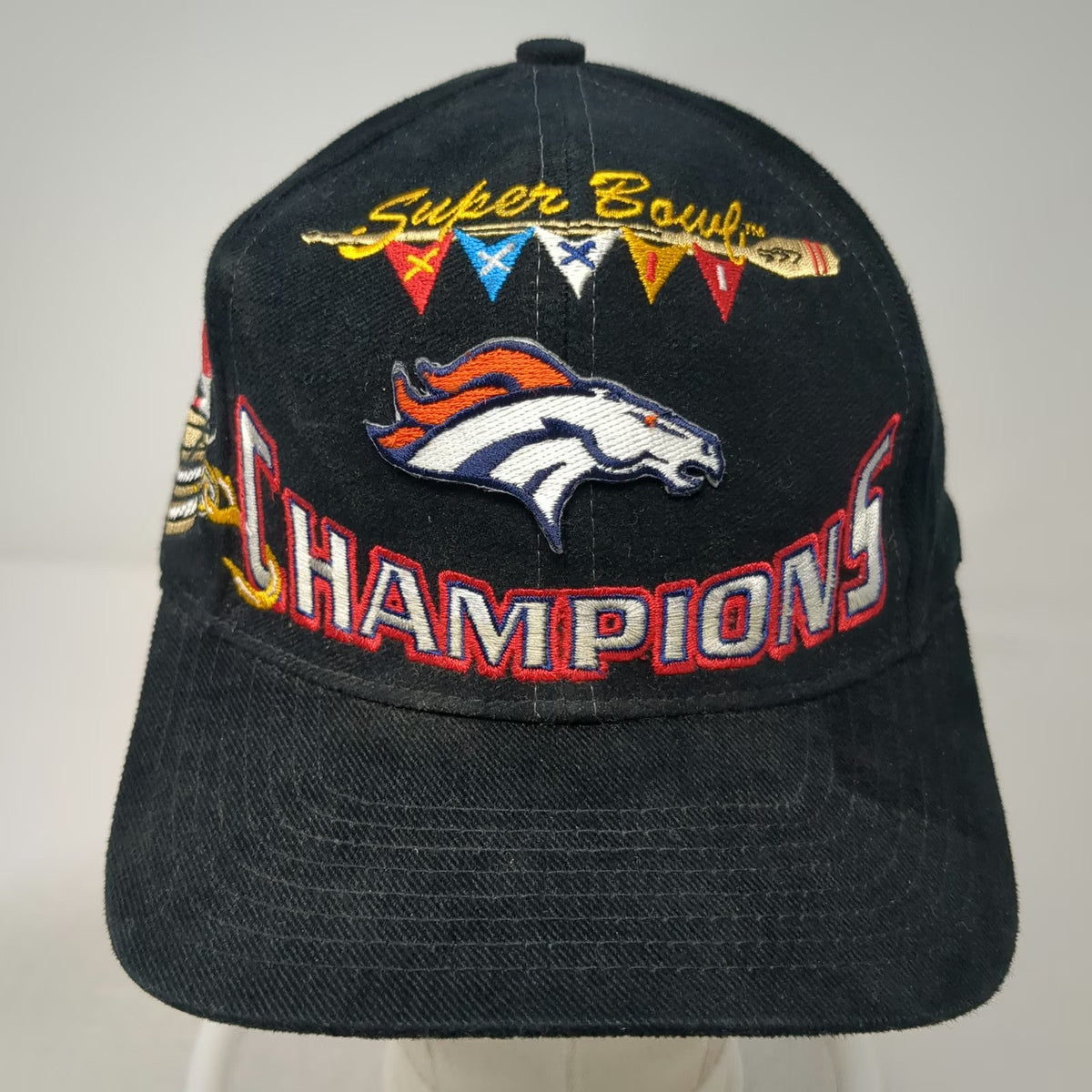Denver Broncos NFL Logo Athletic Snapback Black Super Bowl XXXII Hat Vintage