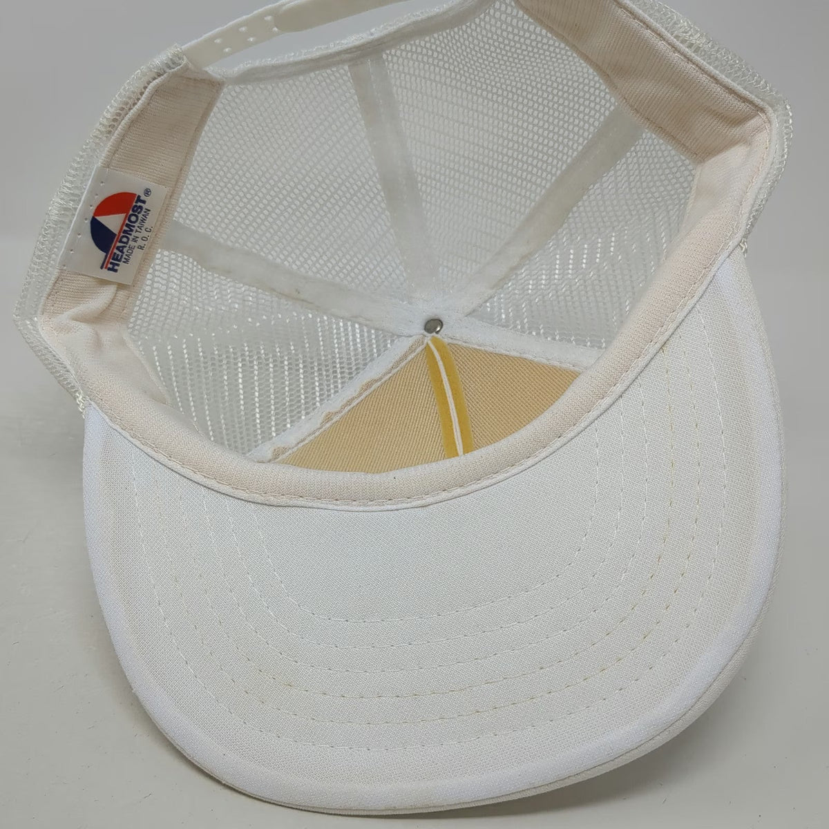 Headmost Fleetwood Trucker Hat White One Size Mesh Snapback Foam Front Rope