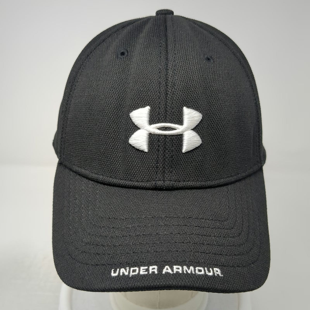 Under Armour Baseball Cap Black L Stretch Fit Mesh Embroidered Patch Sport Hat