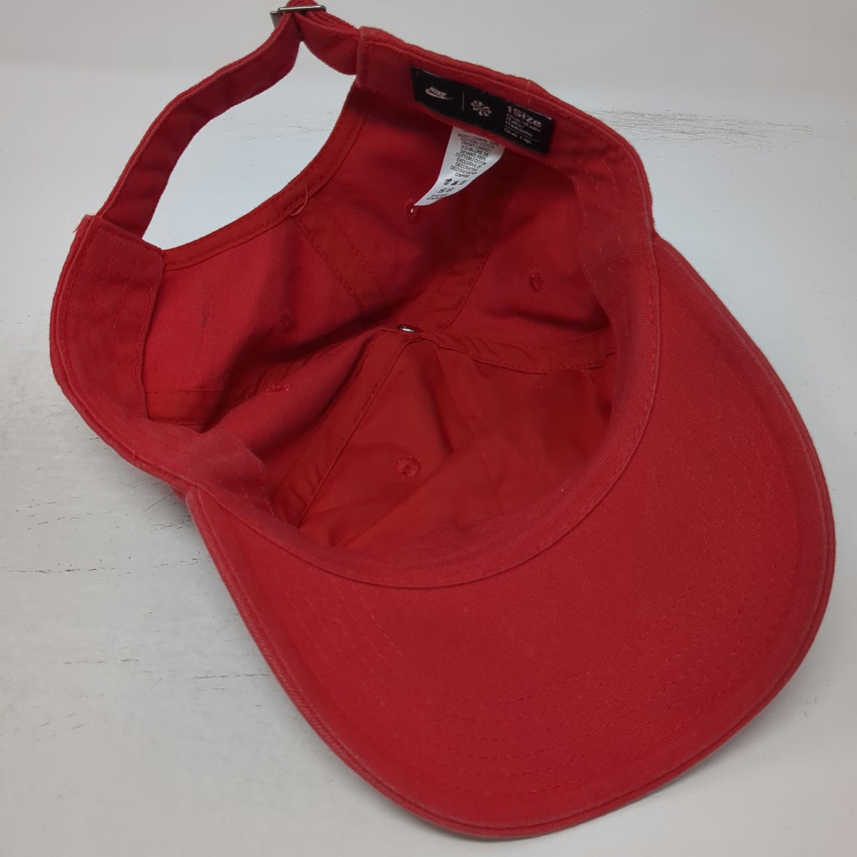 Nike Baseball Cap Red One Size Adjustable Slideback Embroidered Swoosh Logo Hat