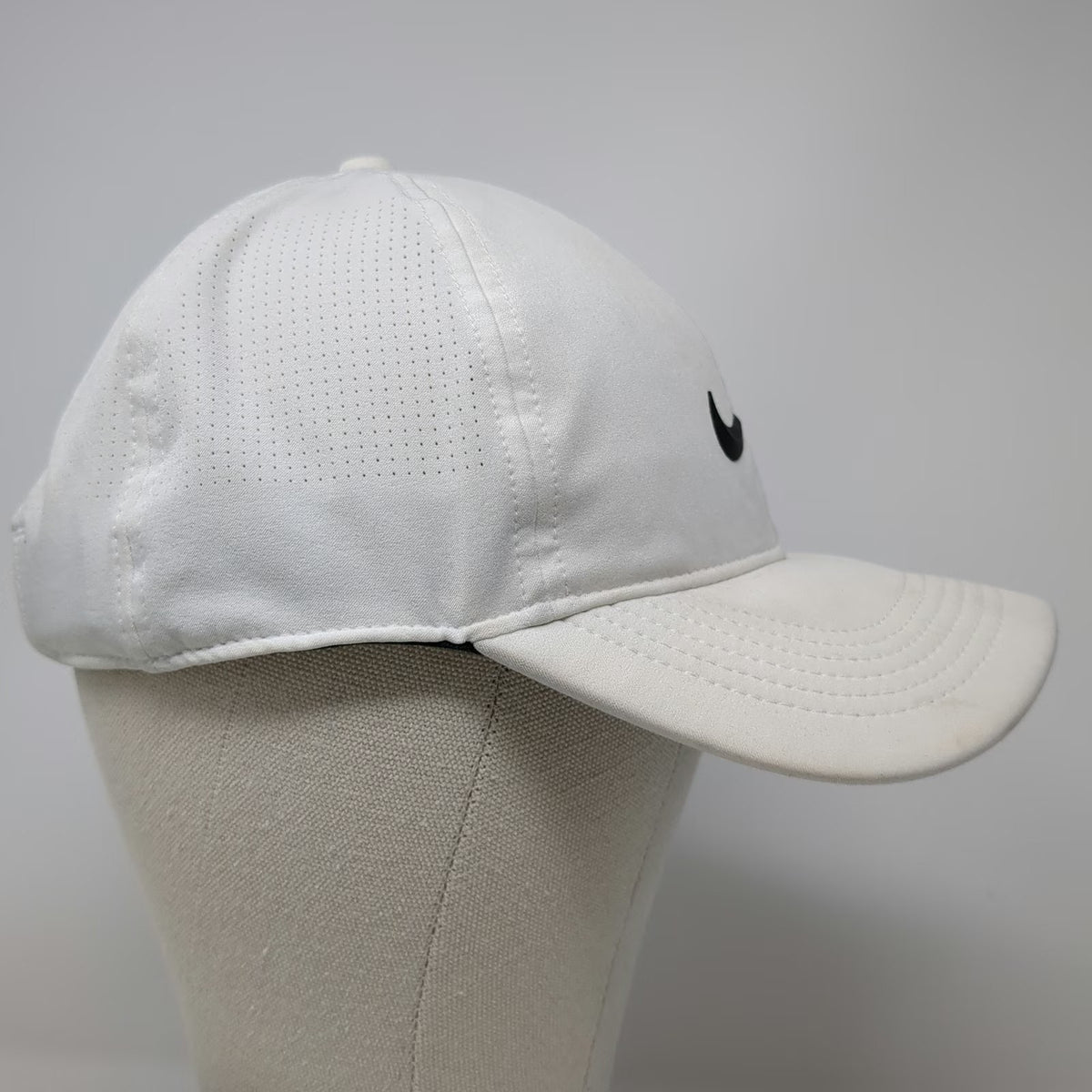 Nike Baseball Cap White One Size Dri-FIT ADV Perforated Golf Swoosh Logo Hat