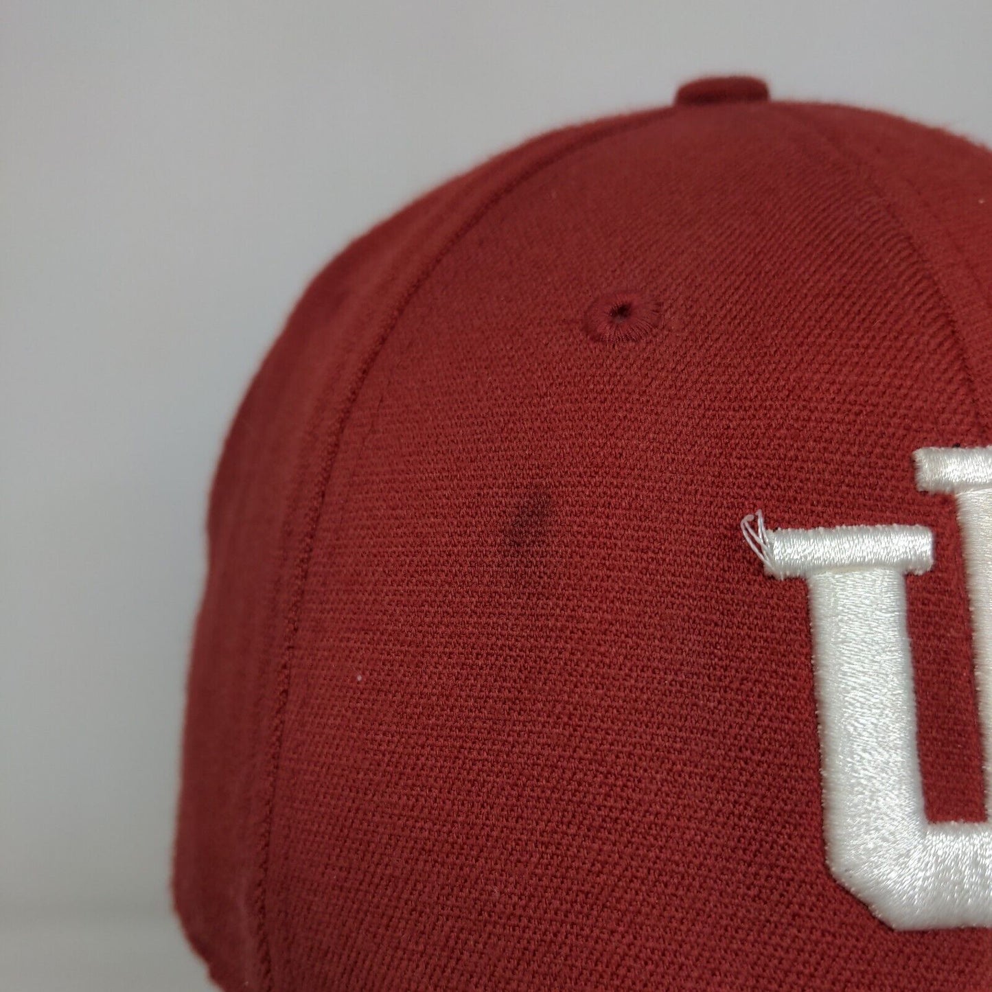 Nike Team Men's Swoosh Flex Fitted Hat Red Size M/L IU Indiana Hoosiers Logo