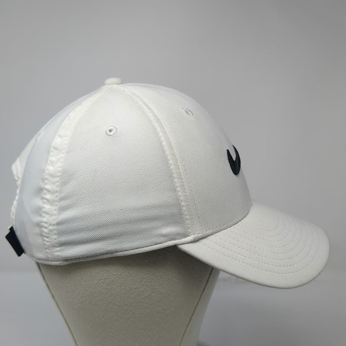 Nike Baseball Cap White L Strapback Dri-FIT Embroidered Swoosh Adjustable Hat