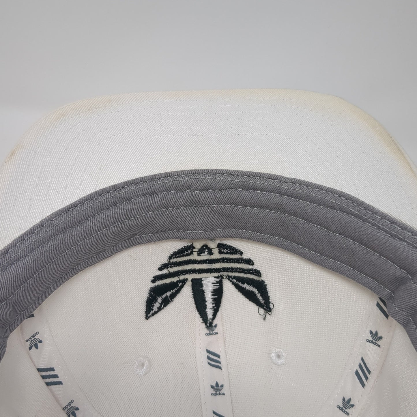 Adidas Snapback Hat White One Size Adjustable Embroidered Trefoil 6 Panel
