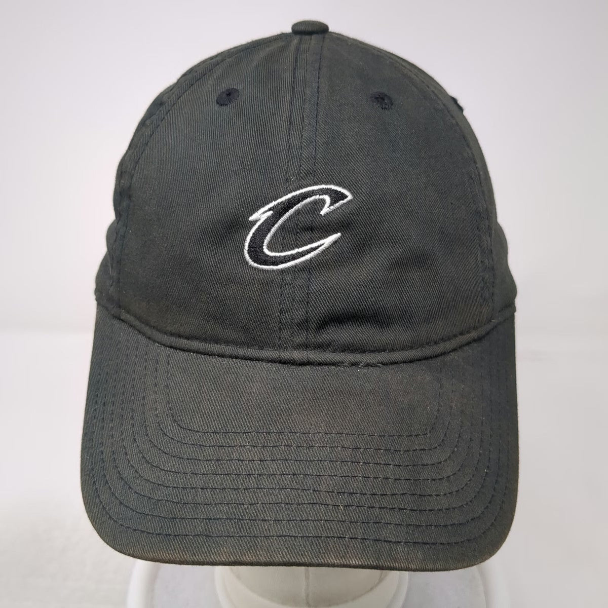 Cleveland Cavaliers NBA Mitchell & Ness Black One Size Cap Strapback Curved Hat