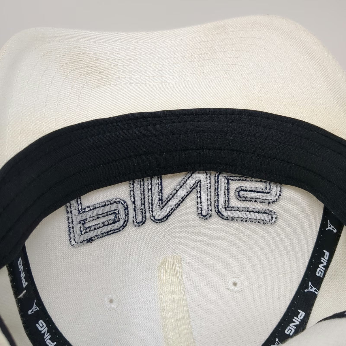 PING 5 Panel Hat White XL Embroidered Logo Stretch Fit Nylon Blend Golf Cap
