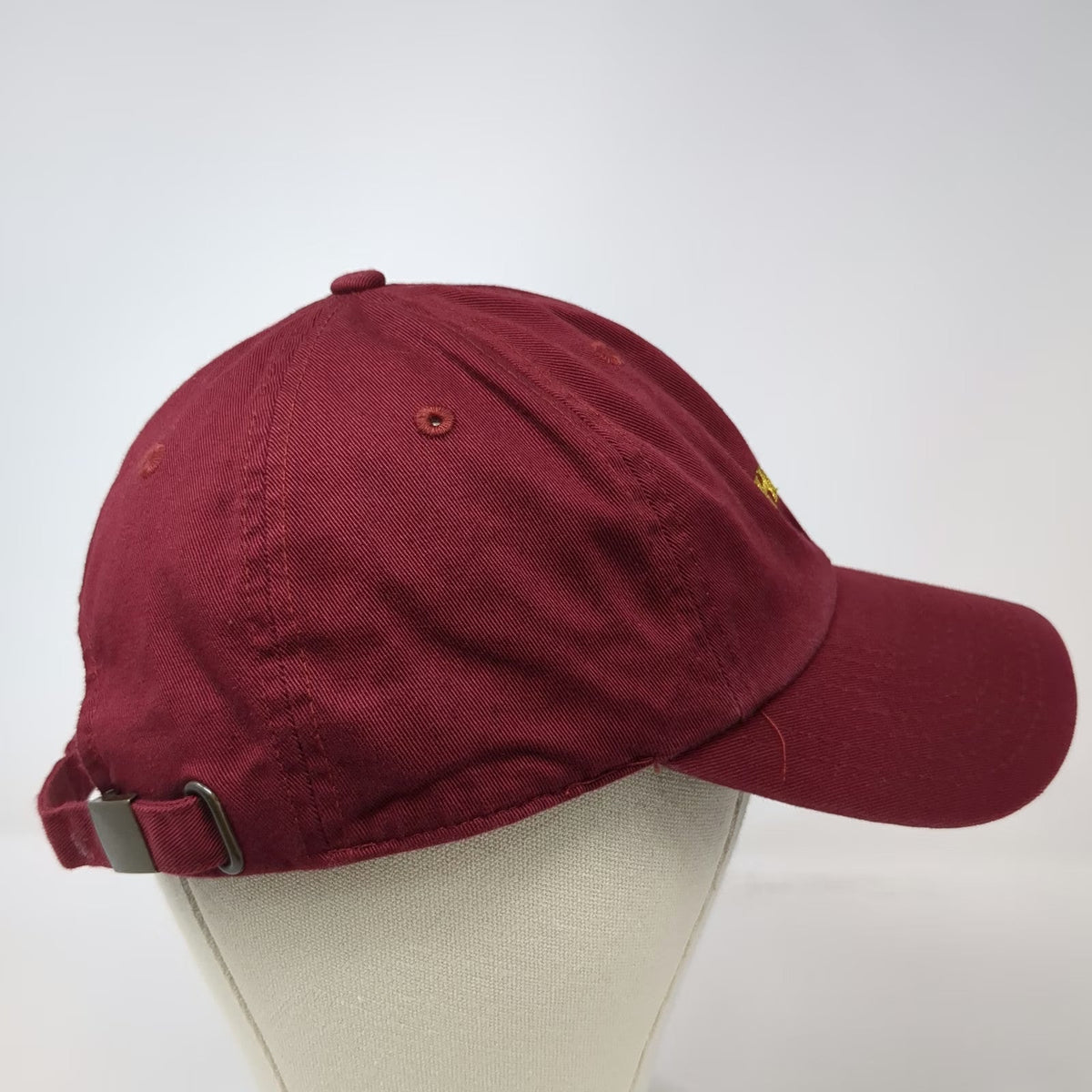 KBETHOS Baseball Cap Red One Size Henny Embroidered Cotton Slideback Buckle Hat