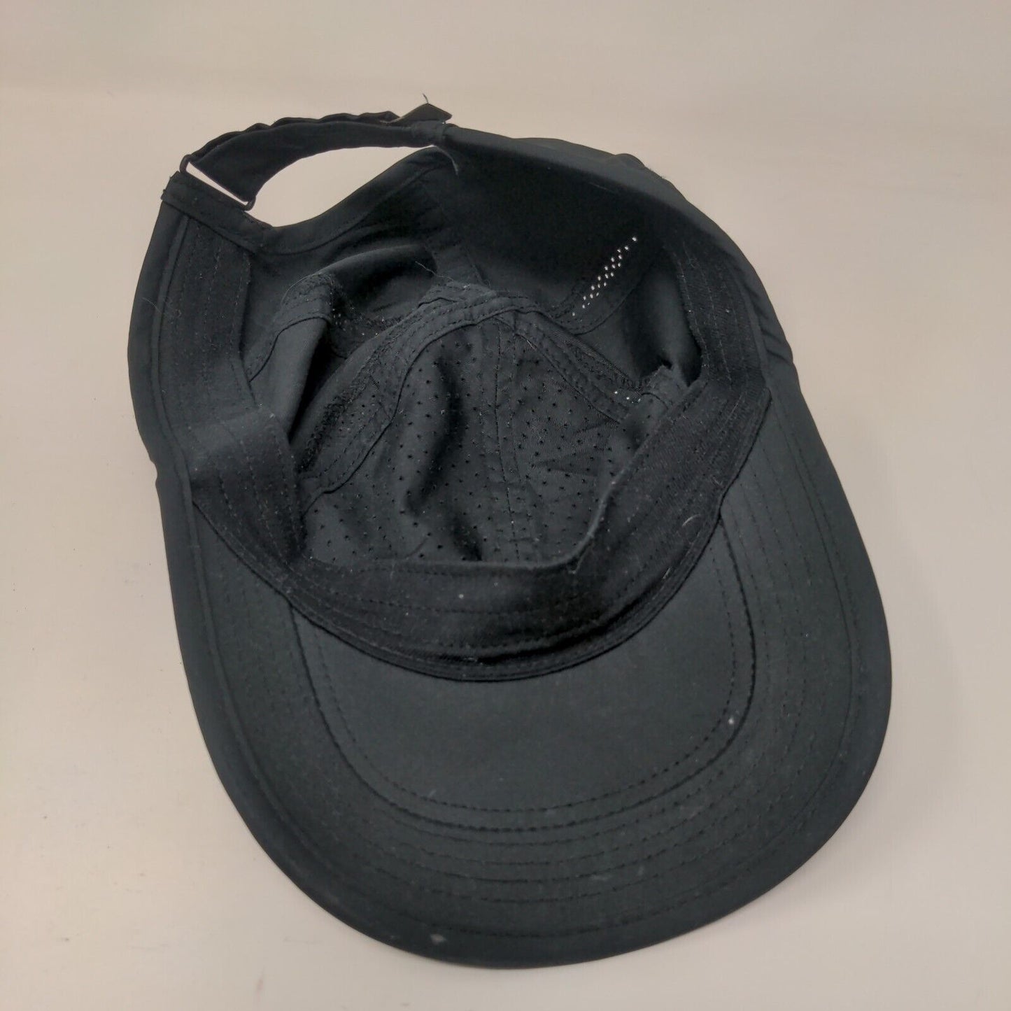Nike Swoosh Featherlight Strapback Hat Black One Size Adjustable Dri-Fit