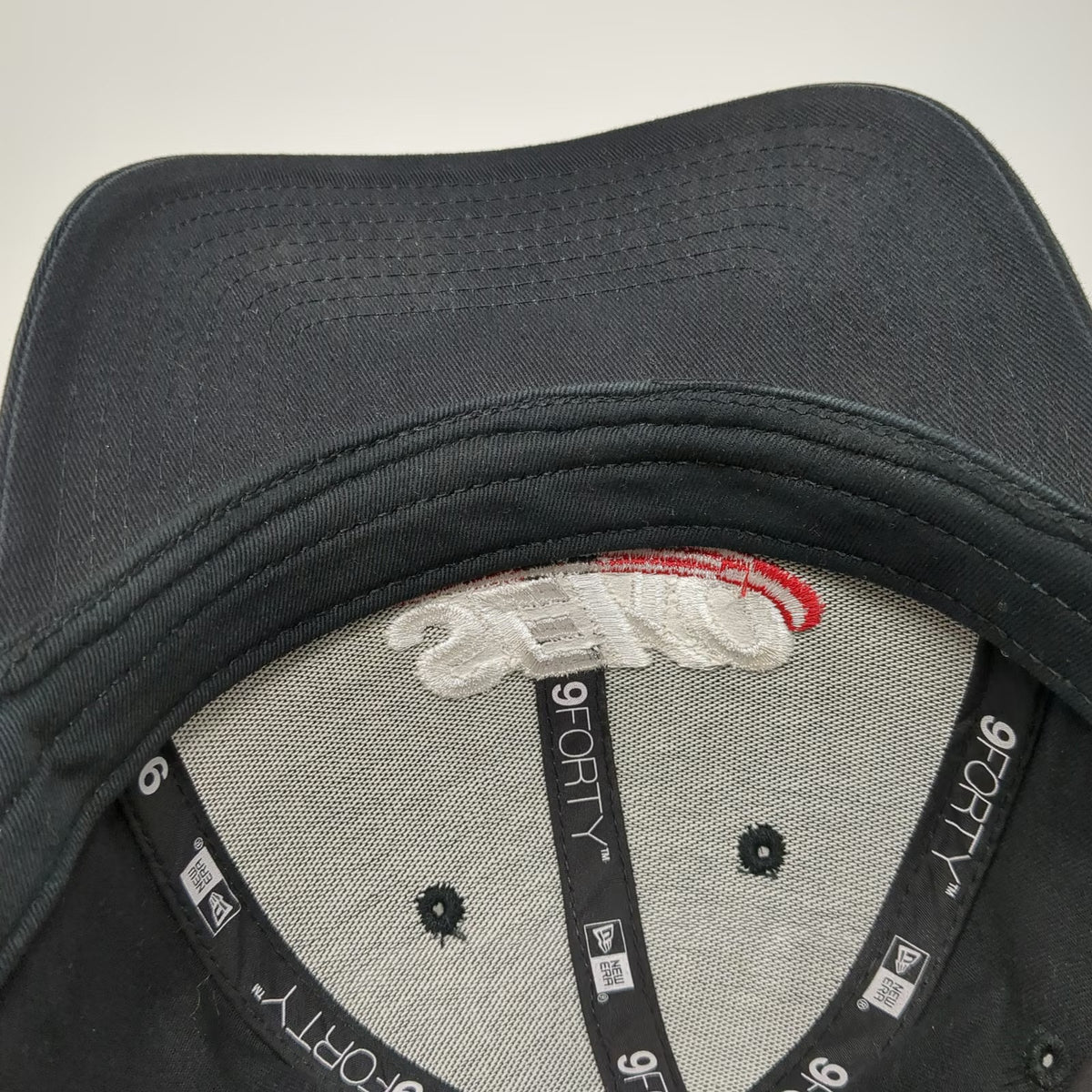 New Era SEKO Logistics Baseball Cap Black White Red OSFM 9FORTY Strapback Hat