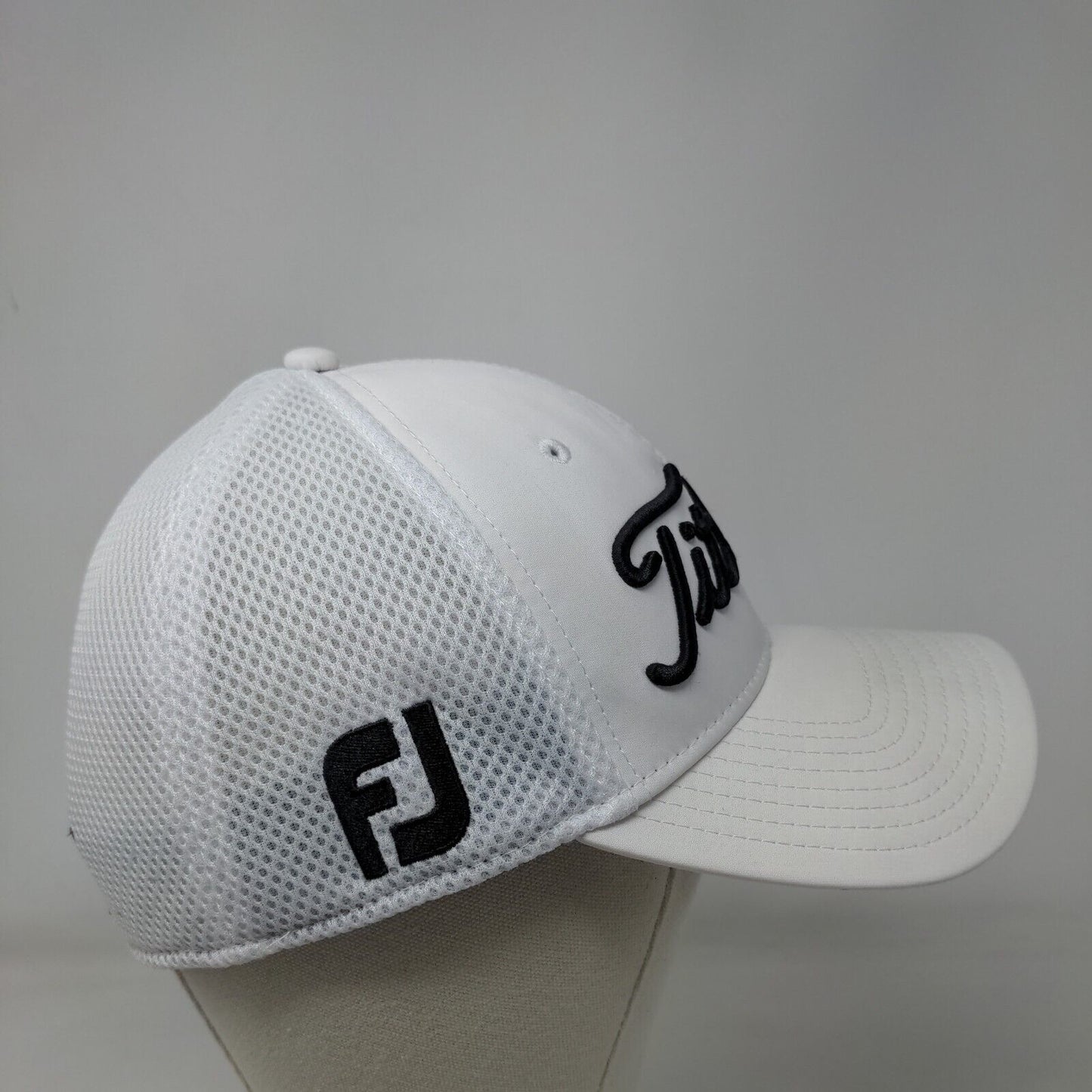 Titleist Pro V1 FJ Fitted Hat White M/L Breathable Mesh 6 Panel New Era