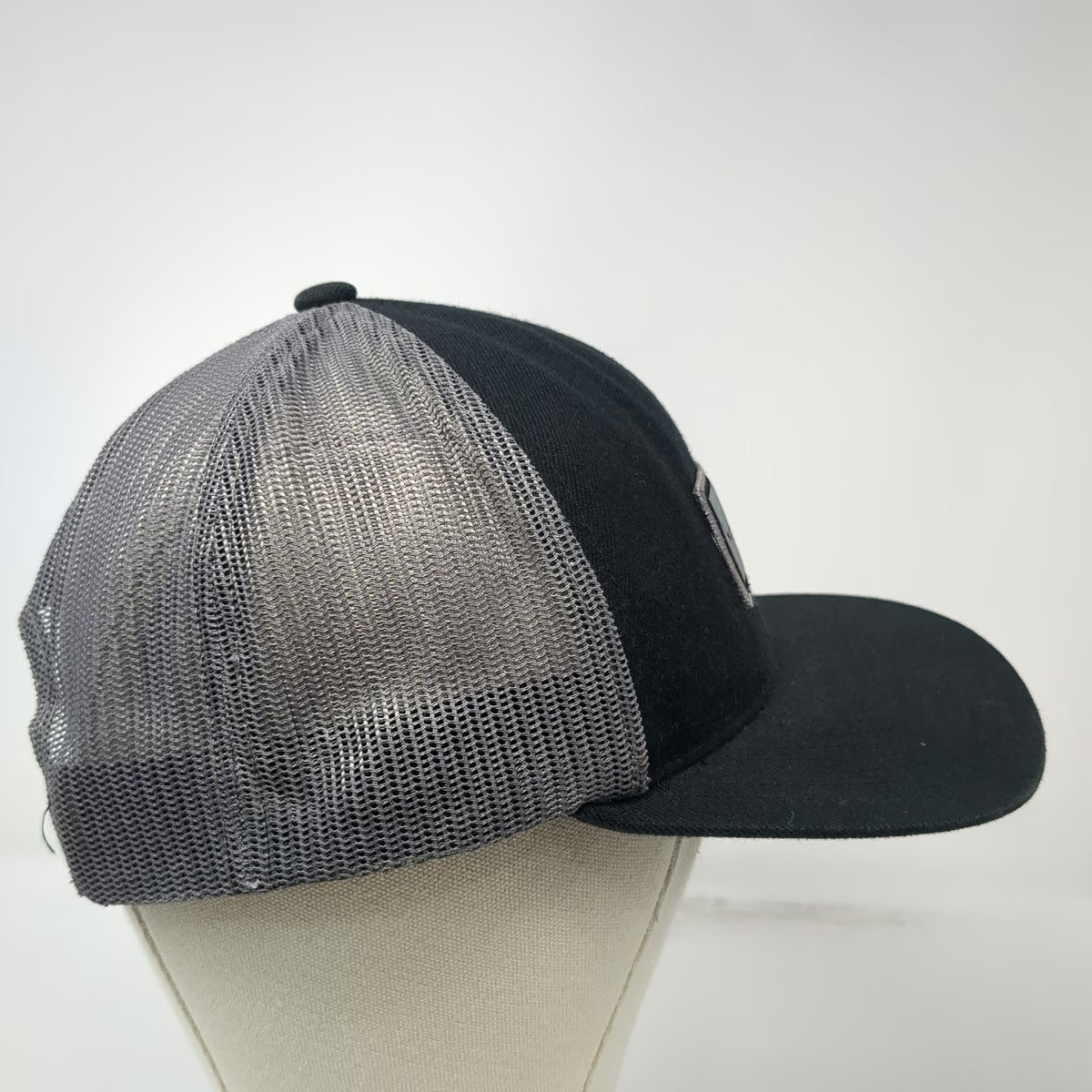 Hurley Trucker Hat Black One Size Mesh Snapback Flat Brim Yupoong Surf Logo