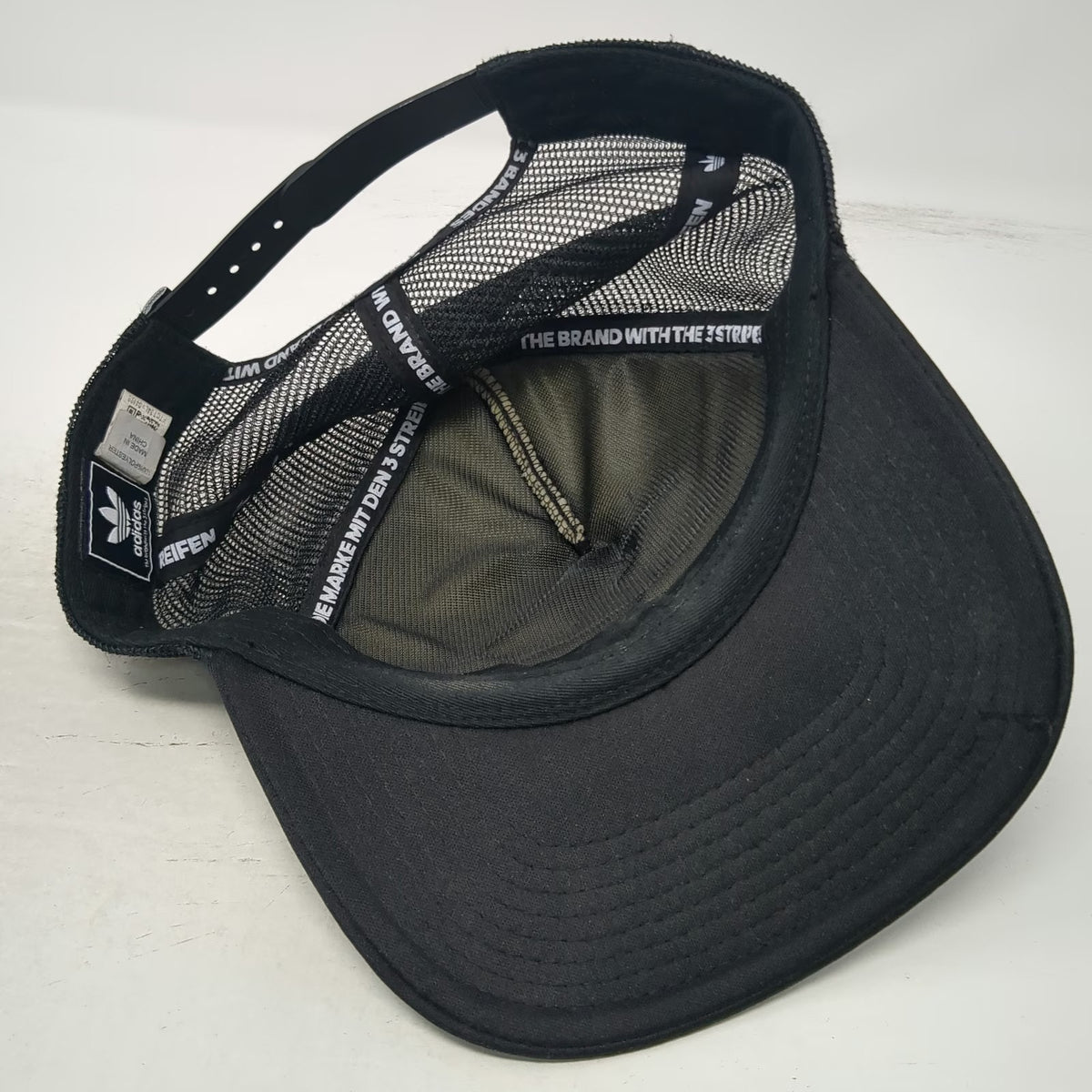 Adidas Trucker Hat Black OSFM Trefoil Logo Patch Rope Mesh Back Snapback Foam
