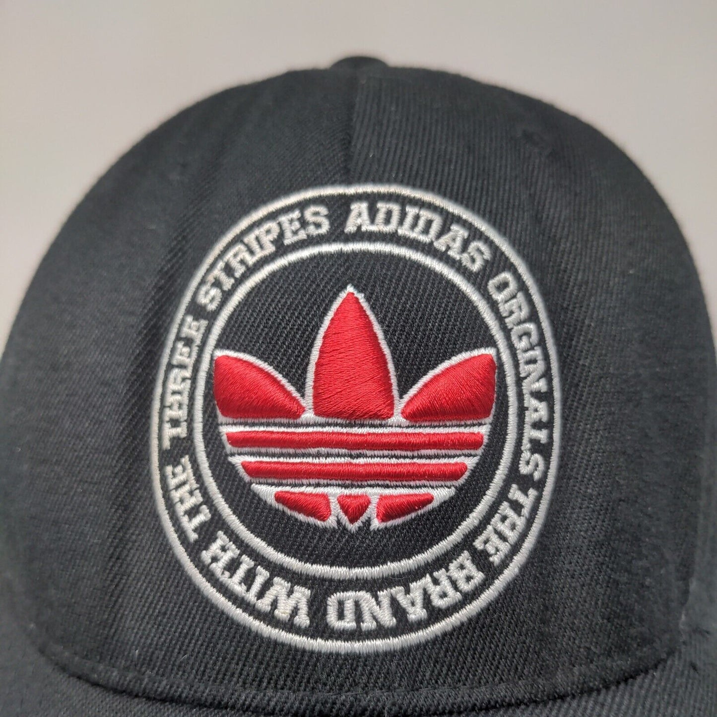 Adidas Men's Fitted Hat Black Size L-XL Embroidered Trefoil Logo Flexfit