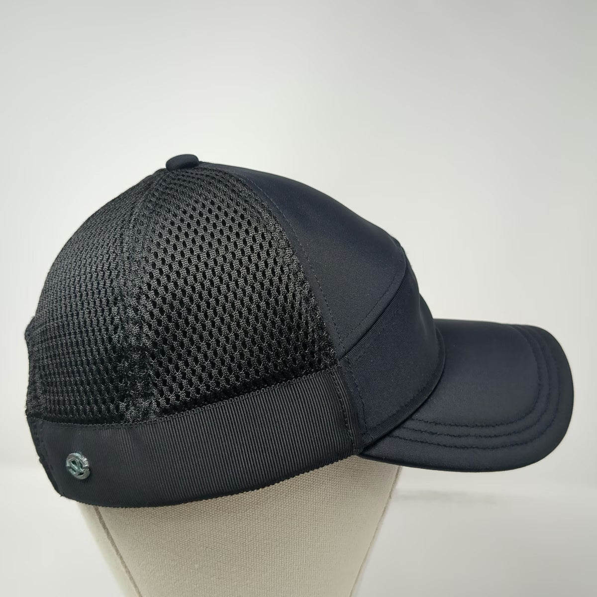 Lululemon Trucker Hat Black OSFM Snapback Mesh Back Running Athletic Training