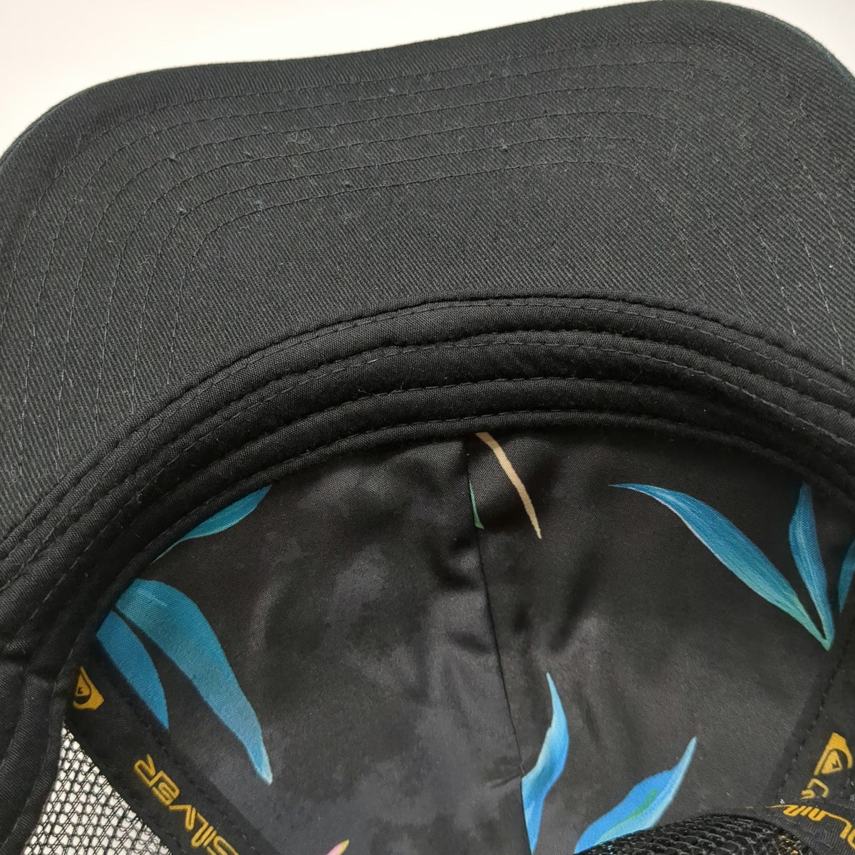 Quiksilver Trucker Hat Black OSFM Mesh Back Palm Tree Tropical Print Snapback