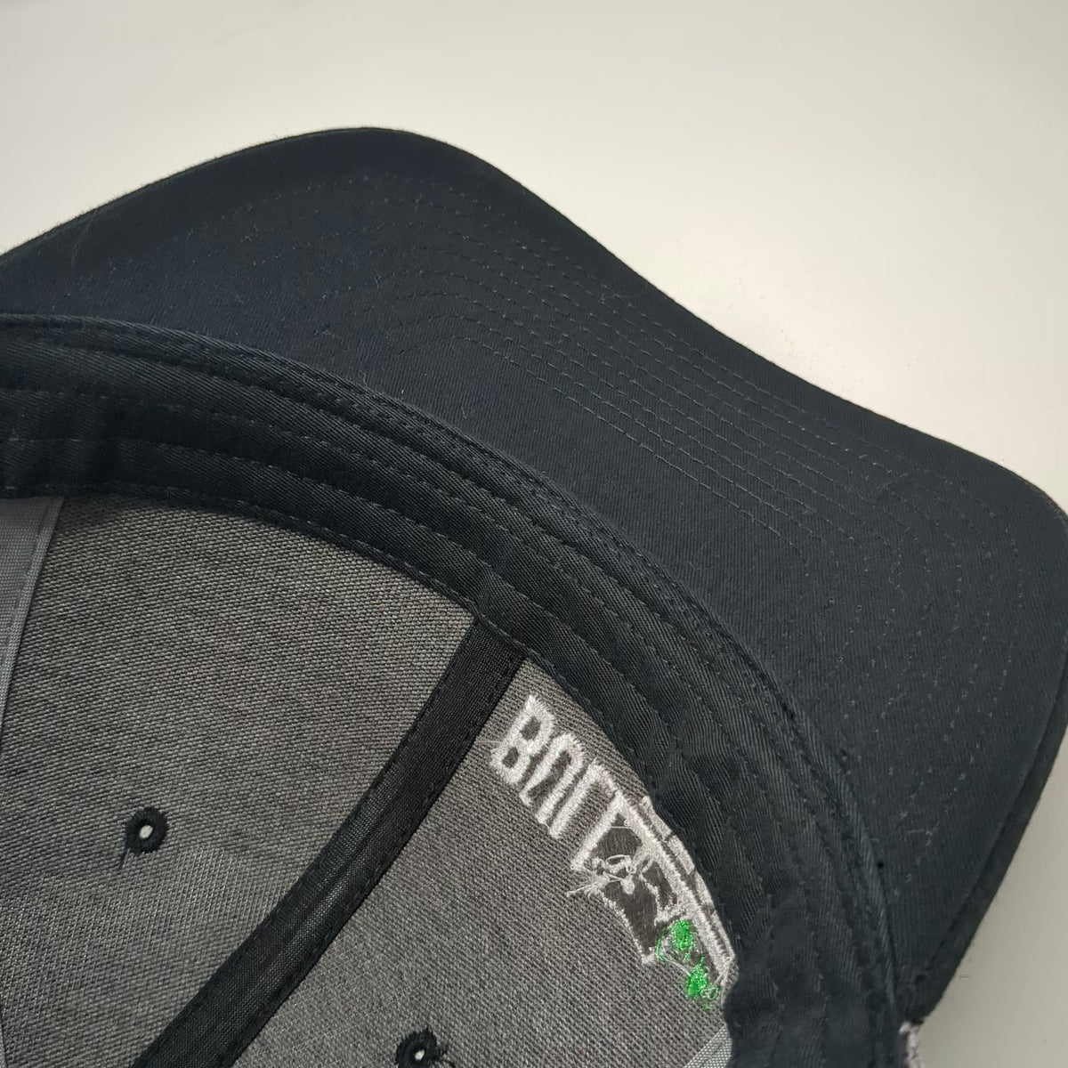 Richardson Trucker Hat Black Gray OSFM Snapback Mesh Merck Animal Health Bull
