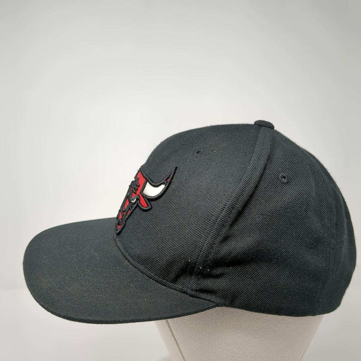 Chicago Bulls NBA Mitchell & Ness Snapback Hat Black One Size Embroidered Logo