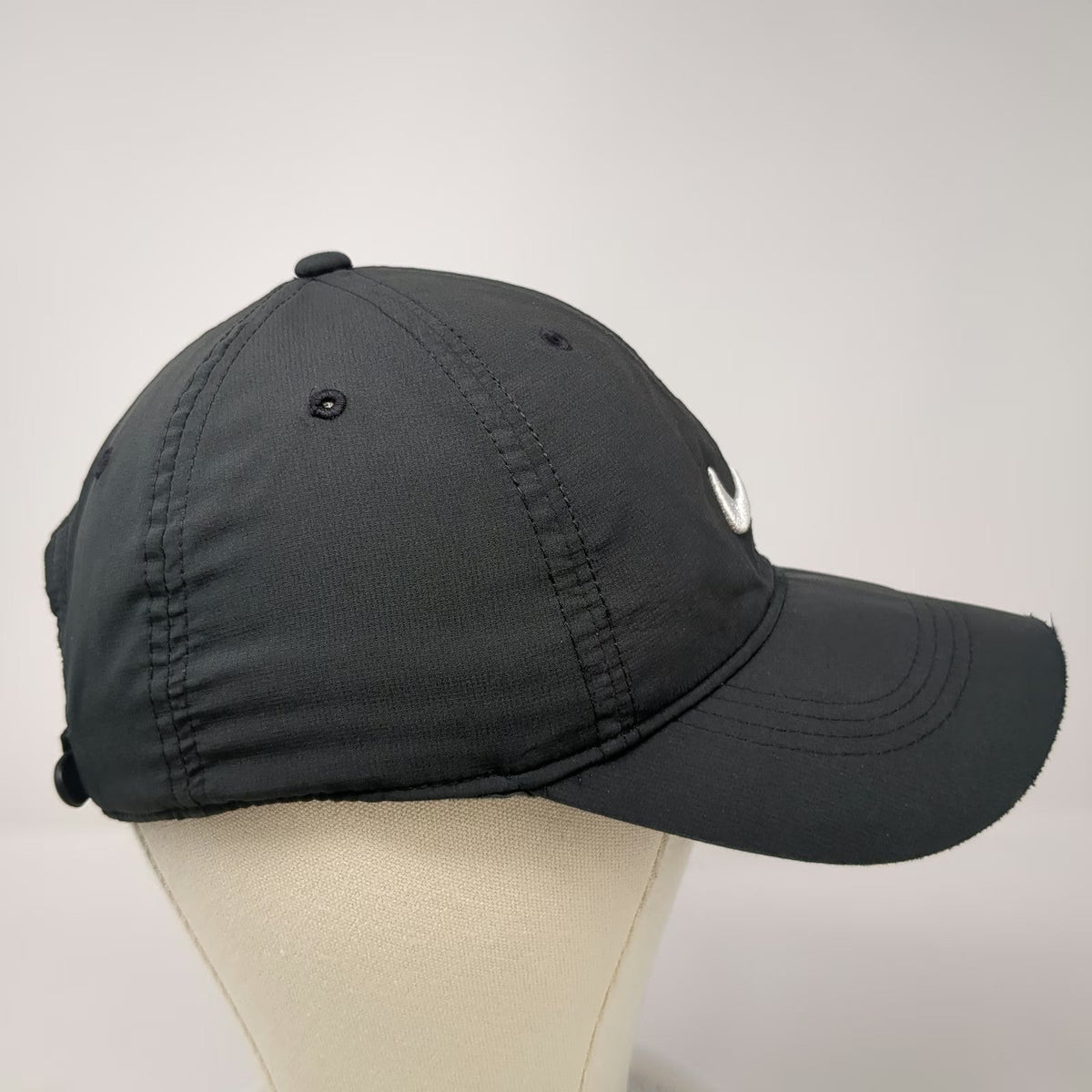 Nike Baseball Cap Black One Size Strapback Embroidered Swoosh Logo Athletic Hat