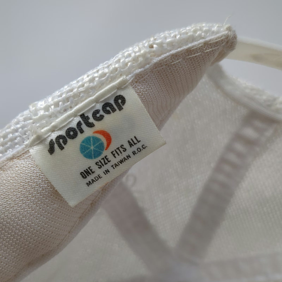 Sportcap 5 Panel White Hat OSFM Sea World 25th Anniversary Snapback Rope Mesh