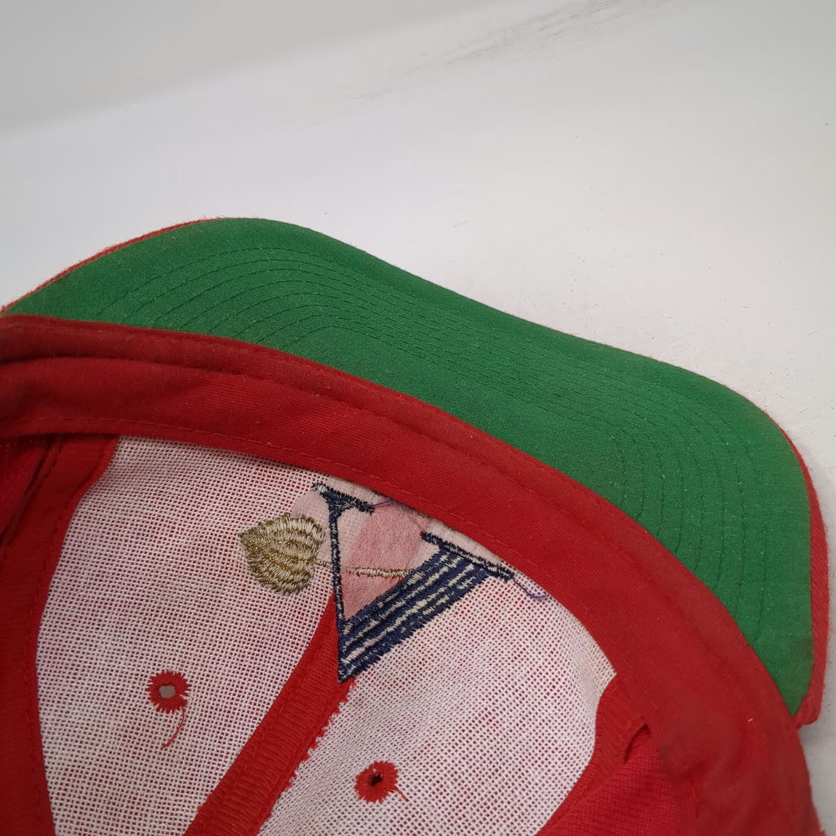 Sportcap Snapback Red Hat One Size Green Underbrim Embroidered Aspen Logo