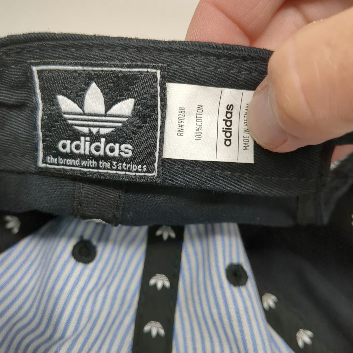 adidas Baseball Cap Black One Size Hat Trefoil Logo Strapback Grey Under-Visor