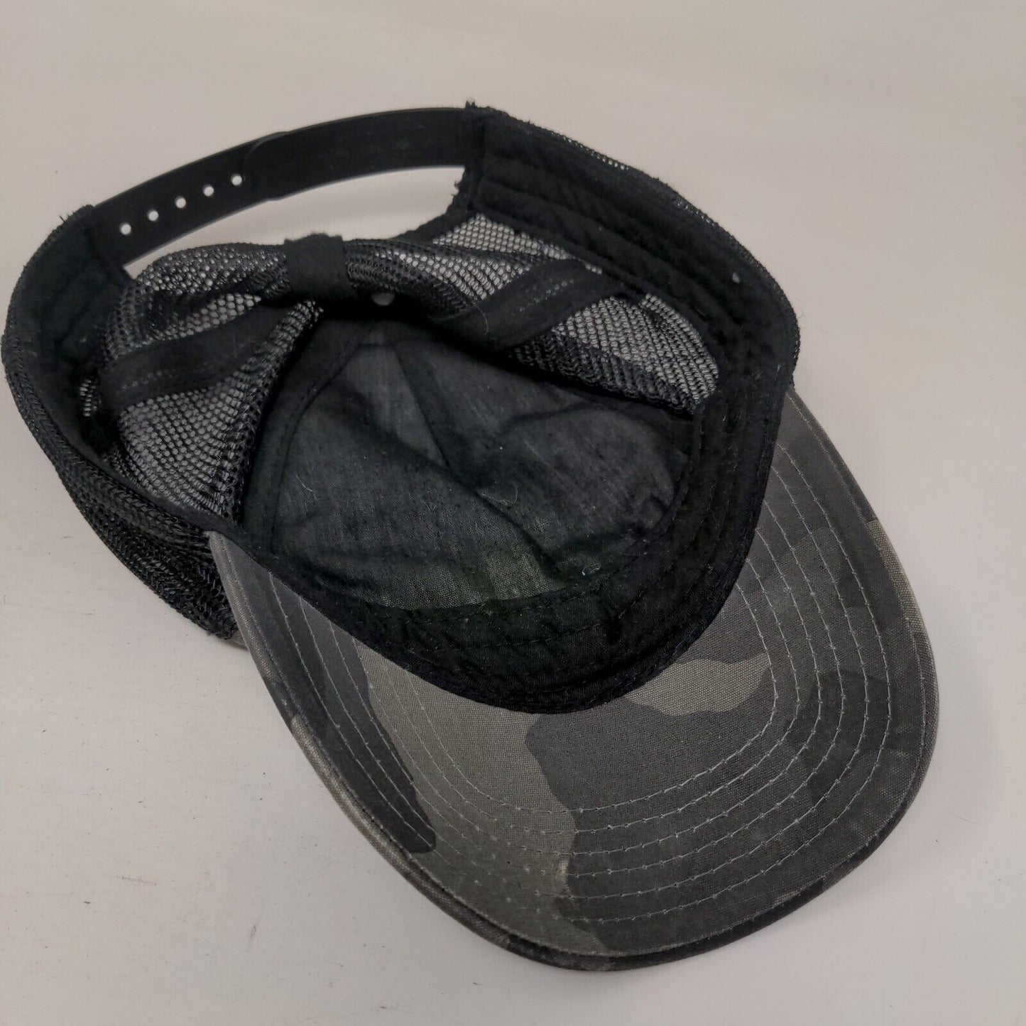 Old Navy Snapback Mesh Back Trucker Hat Camouflage One Size Embroidered