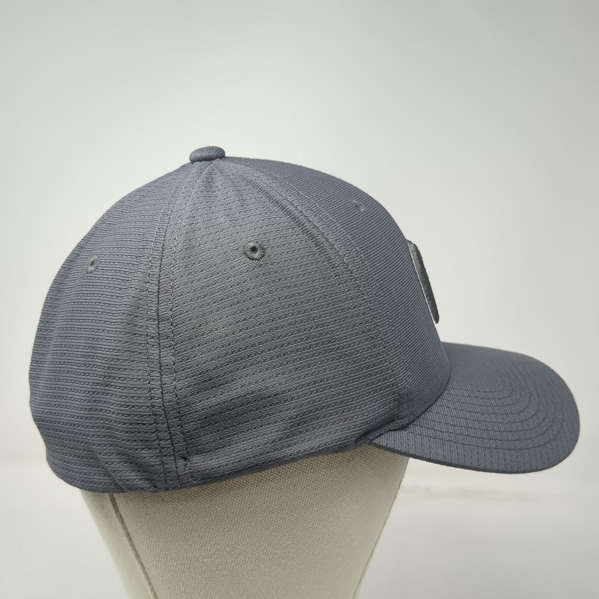 TravisMathew Baseball Cap Gray XL Fitted Mesh Texture 3D Logo Flexfit Script Hat