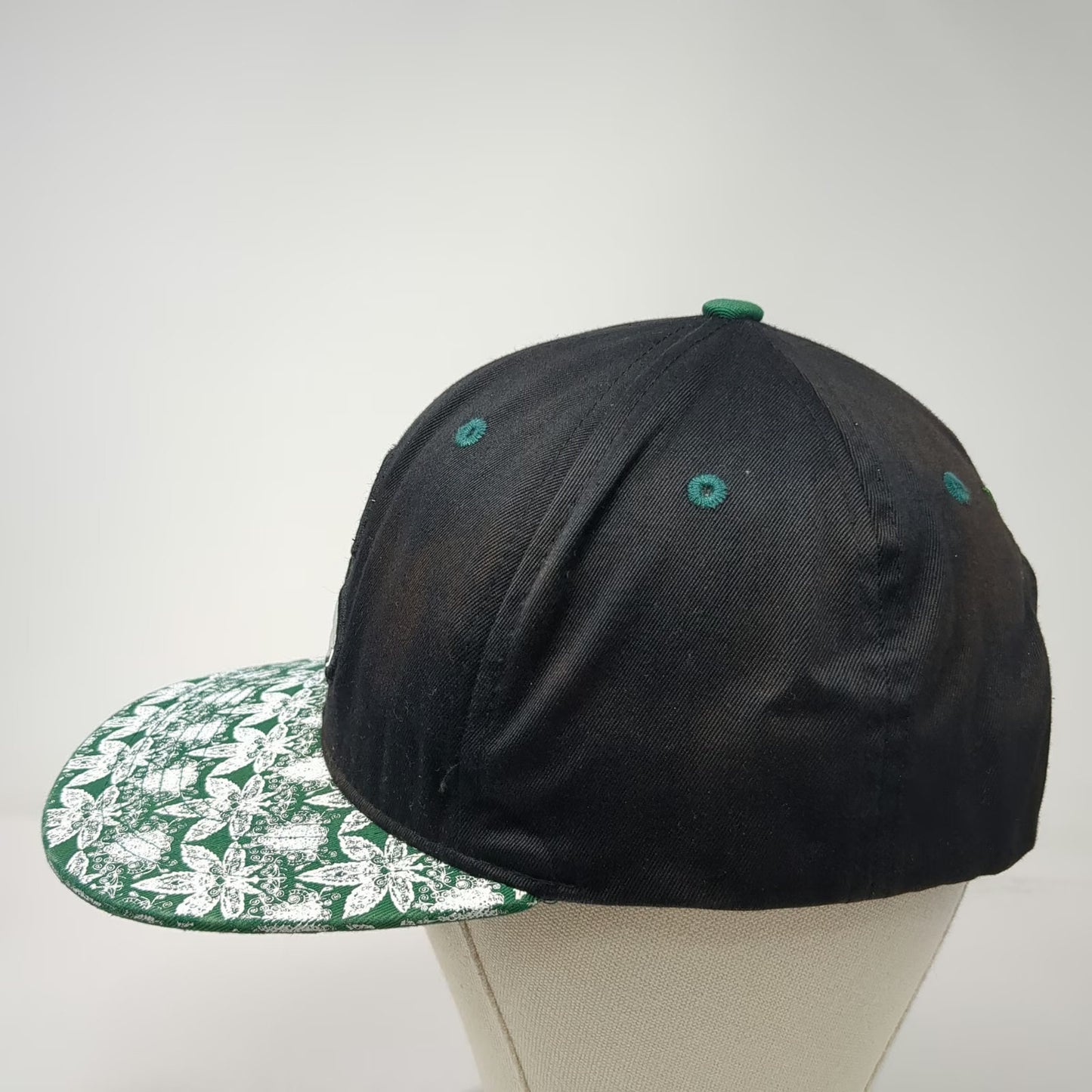 MT Fashions Snapback Black Hat One Size Marijuana Leaf Floral Pattern Flat Bill