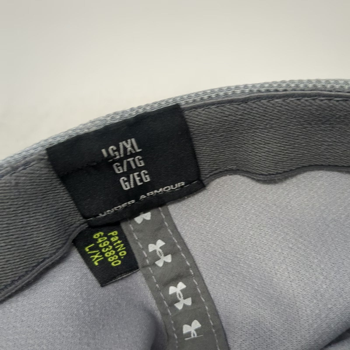 Under Armour Baseball Cap Gray XL Fitted Mesh Stretch Fit Breathable Hat