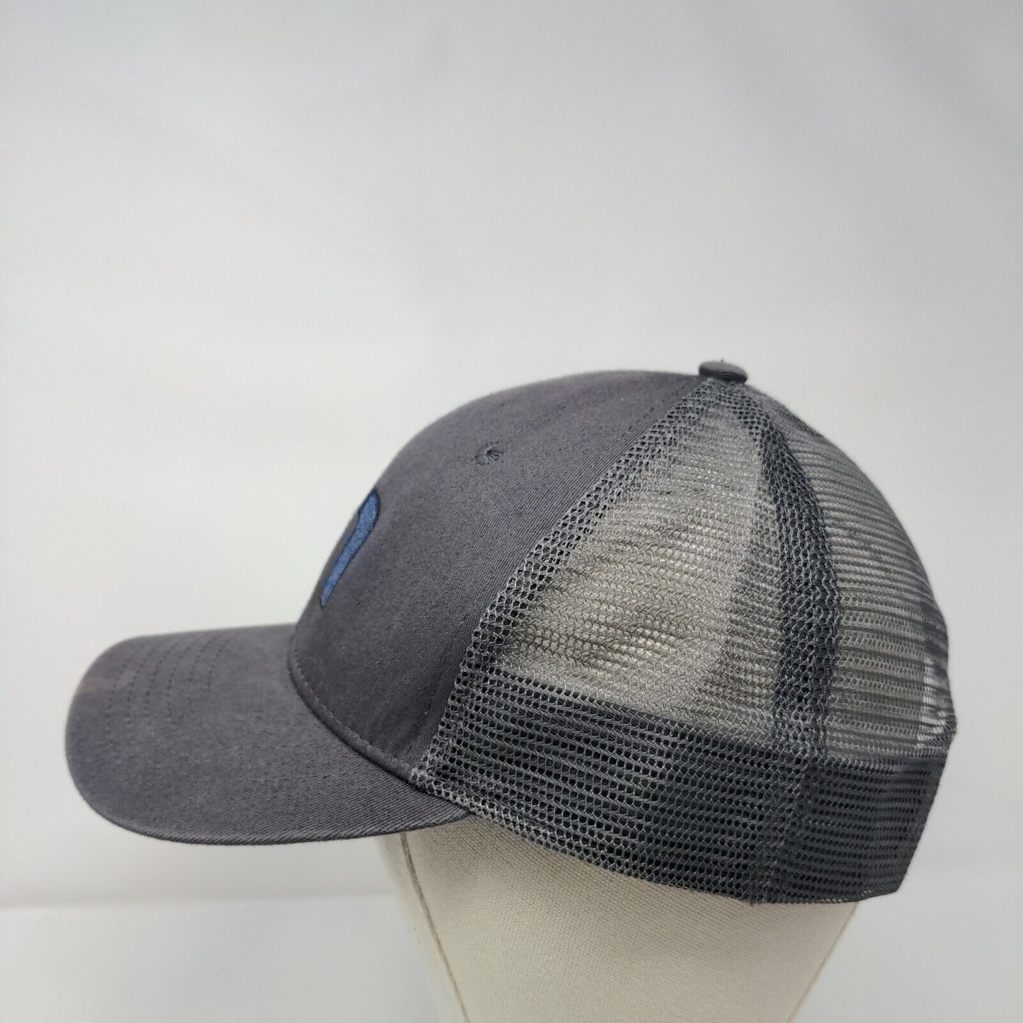 Travis Matthew Snapback Trucker Hat Gray OSFM Adjustable Mesh Back 6 Panel